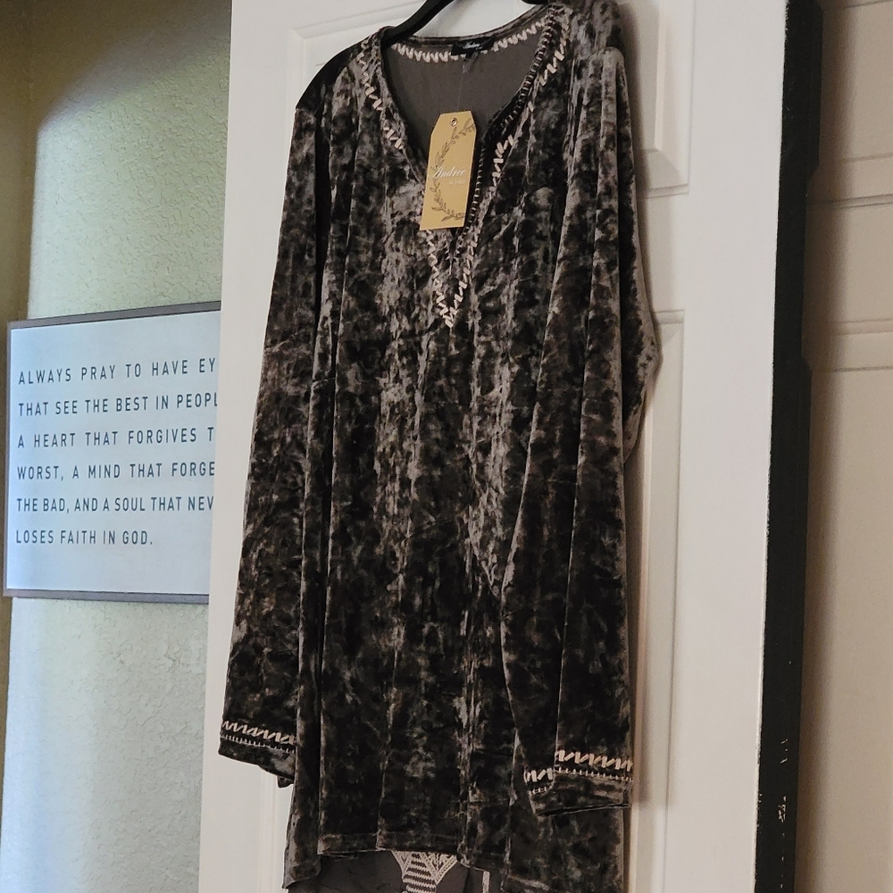 Tunic - Picture 6 of 6